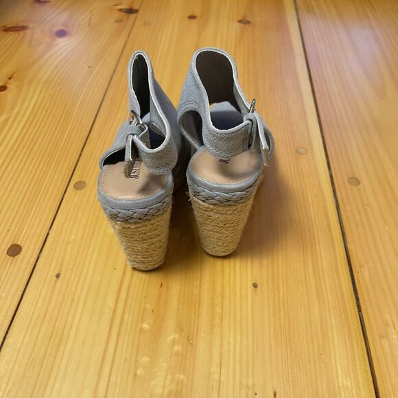 JustFab Keeley Womens Grey Peep Toe Espadrille Wedge Sandals Sz 6 - Picture 3 of 6